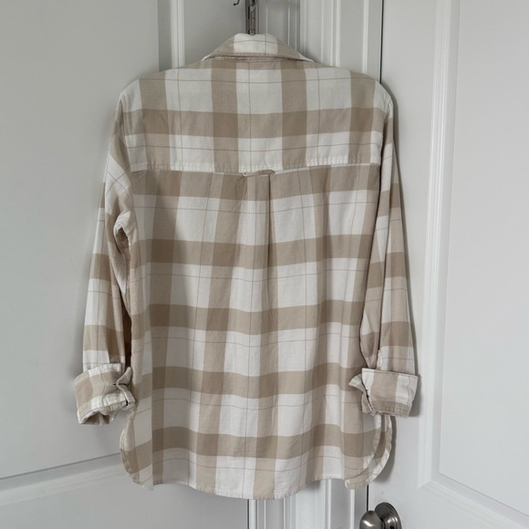 American Eagle Women’s Oversized Plaid Shirt - Picture 2 of 5